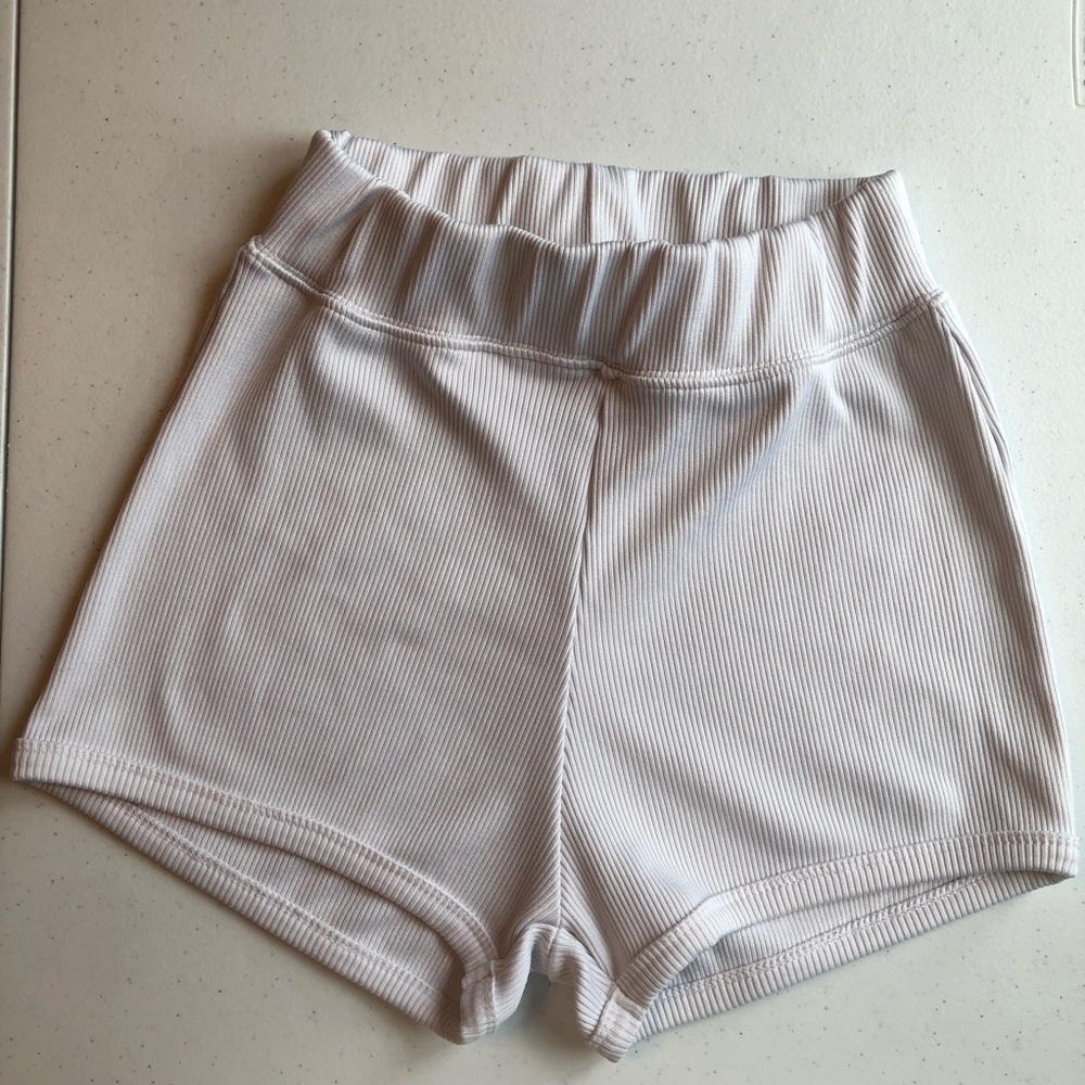 Zara Women's White Fine Ribbed Shorts Size S